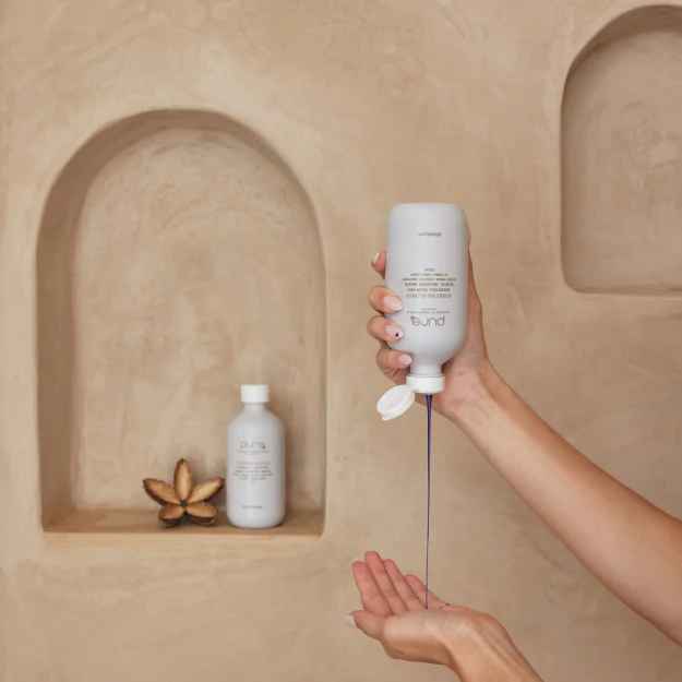 PURE Forever Blonde Reduces Gold/Yellow Tones Conditioner | Various Sizes - Image 3